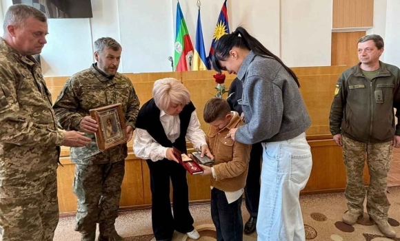 Орден за мужність посмертно Гайсинщина схиляє голову перед подвигом старшого солдата 