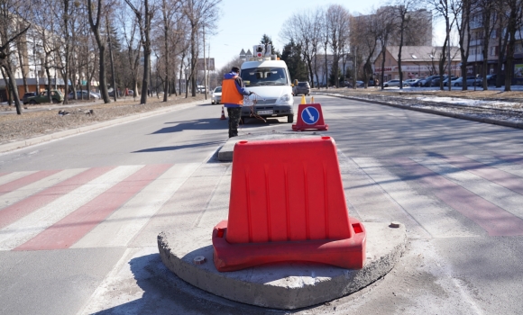 У Вінниці відновили пошкодження на одному з острівців безпеки