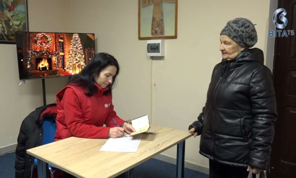 Пенсіонери отримали продуктові набори від релігійної місії Карітас-Спес-Вінниця Пенсіонери отримали продуктові набори від релігійної місії Карітас-Спес-Вінниця