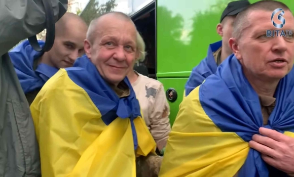 Перші зустрічі з рідними після трьох років розлуки як зустрічали бійців після полону