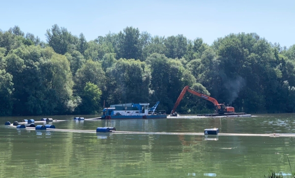 У Вінниці відновили роботи з очистки річки Південний Буг