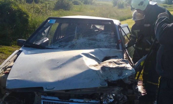 Неподалік Бара зіштовхнулись два авто. Є постраждалі