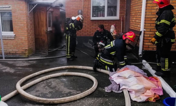 Під час пожежі в будинку у Вінницьких Хуторах загинула літня жінка
