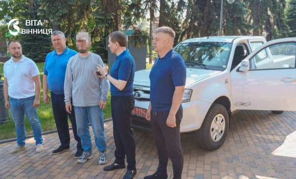 Пікап для перевезення БпЛА передали морпіхам від Вінниці