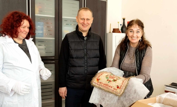 Після реставрації до вінницького музею повернулись унікальні хустки та спідниці