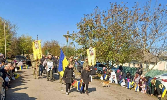 Плакало все село на Вінниччині прощались із 27-річним воїном-захисником
