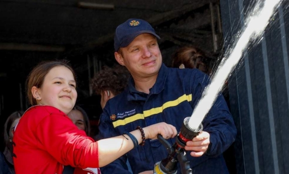Побачити звук порятунку у Вінниці ДСНС влаштували екскурсію для дітей з порушеннями слуху
