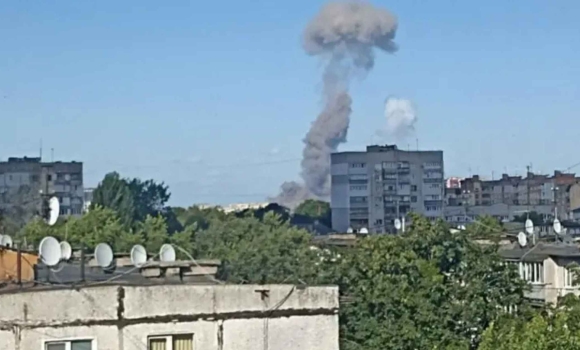 Поблизу Житомира сталось два масштабних вибухи - трасу перекрили