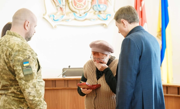 Полеглому захиснику з Вінниці присвоїли медаль «За військову службу Україні» Полеглому захиснику з Вінниці присвоїли медаль «За військову службу Україні»