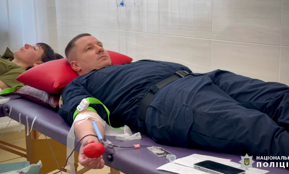 Поліцейські Могилева-Подільського стали донорами крові