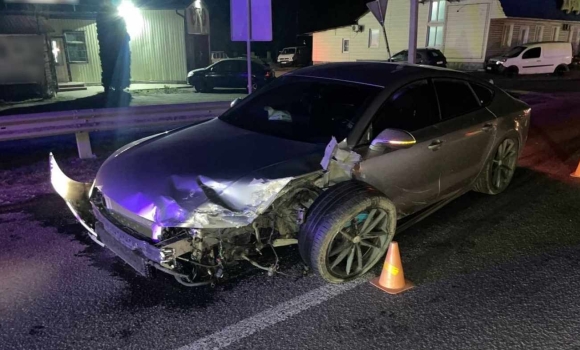 Поліція розслідує обставини ДТП у Гайсині, в якій травмувався водій легковика