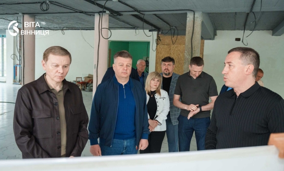 Пологий вхід, пандус і майбутній ліфт як у Вінниці оновлюють Міський Палац мистецтв Пологий вхід, пандус і майбутній ліфт як у Вінниці оновлюють Міський Палац мистецтв