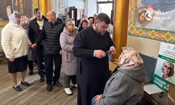 Понад 50 вірян у Чернівцях безкоштовно перевірили зір і отримали окуляри