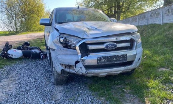 Понівечений байк та тяжкі травми на Вінниччині встановлюють винуватця резонансної ДТП