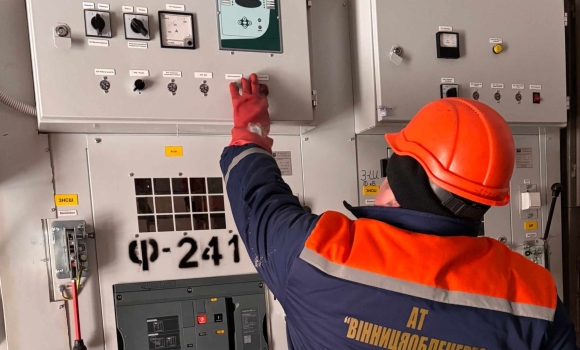 Пошкодження кабелю залишило без світла на Вінниччині понад тисячу споживачів