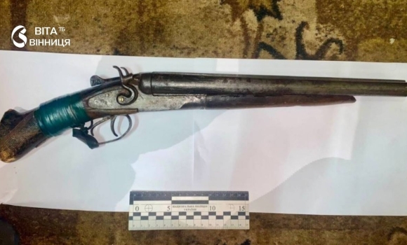 Постріл через зачинені двері у Козятині 39-річний чоловік отримав поранення в голову Постріл через зачинені двері у Козятині 39-річний чоловік отримав поранення в голову