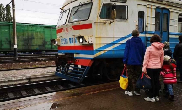 Поїзд “Козятин — Жмеринка” затримався через пропуск пріоритетних поїздів