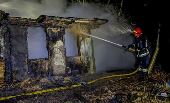 Пожежа від недопалка ледь не стала причиною загибелі жительки Вінниччини