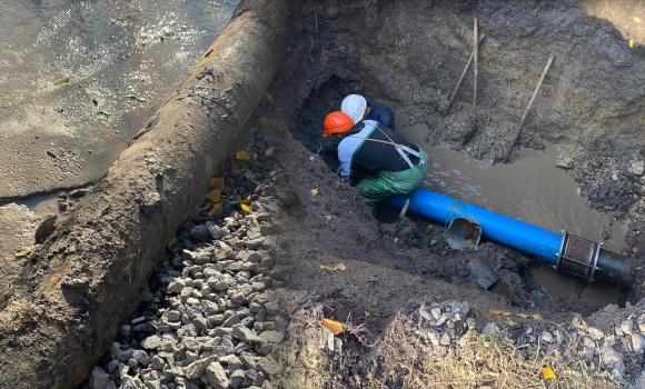 Працівники "Вінницяоблводоканалу" замінили аварійну ділянку водопроводу