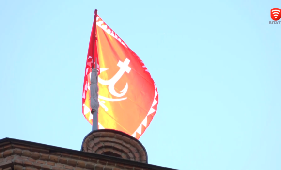 Прапор Вінниці знову замайорів на Вежі Артинова напередодні Дня міста