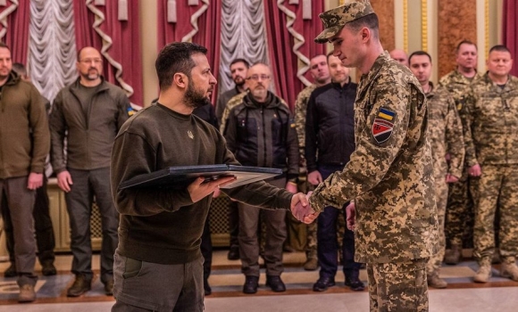 Президент України особисто нагородив відзнакою капітана з Брацлава