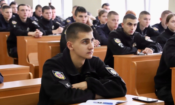 Протидія насильству: у Вінниці провели заняття з майбутніми правоохоронцями