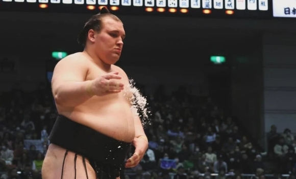 Прикра сенсація вінницький сумоїст Аонішікі програв свій бій на Haru Basho