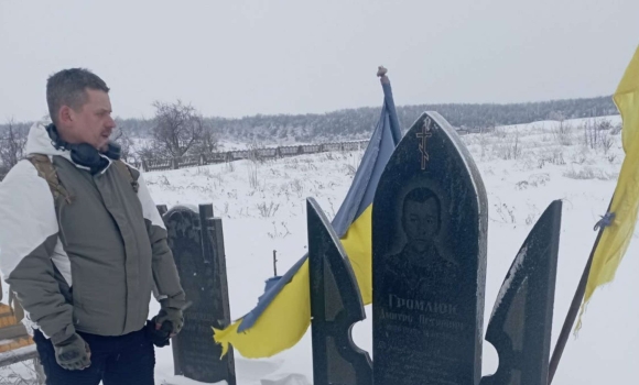 Приїхав на Вінниччину, щоб вшанувати загиблого побратима