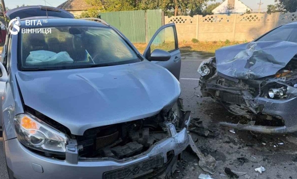 Ранкова аварія в Гніванській громаді травмувалися двоє пасажирів, серед них дитина