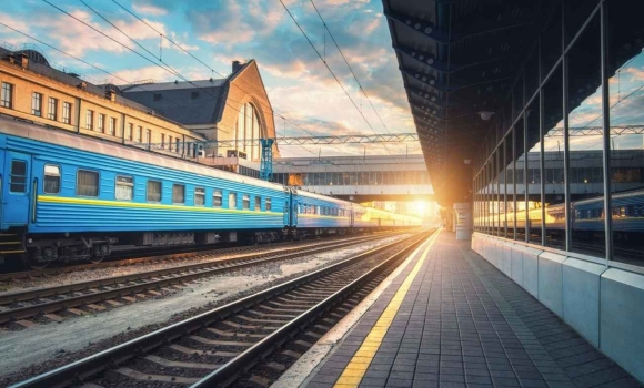 Ранковий поїзд “Київ – Козятин” відстає від свого розкладу майже на годину Ранковий поїзд “Київ – Козятин” відстає від свого розкладу майже на годину