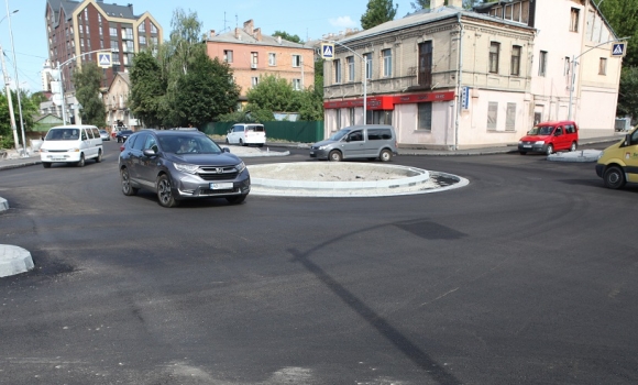Ремонт перехрестя вулиць Оводова-Коріатовичів у Вінниці майже завершили