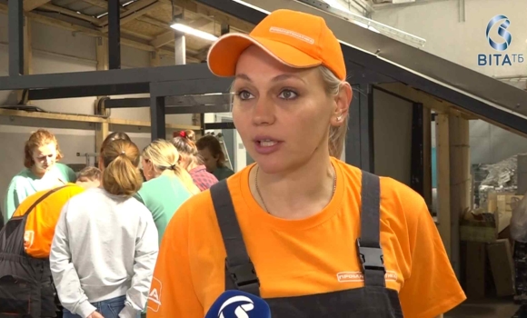 Reskilling Ukraine у Вінниці жінок навчають монтувати сонячні електростанції