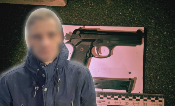 Рецидивіст з пістолетом за вечір пограбував дві вінницькі кав'ярні