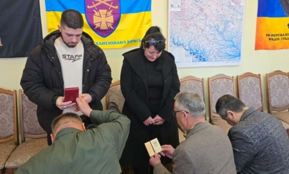 Рідні 48-річного воїна з Тульчинської громади отримали його посмертну нагороду