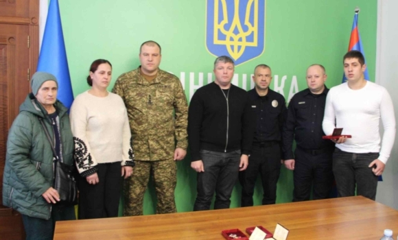 Рідні загиблого сержанта з Тульчинського району отримали його посмертну нагороду