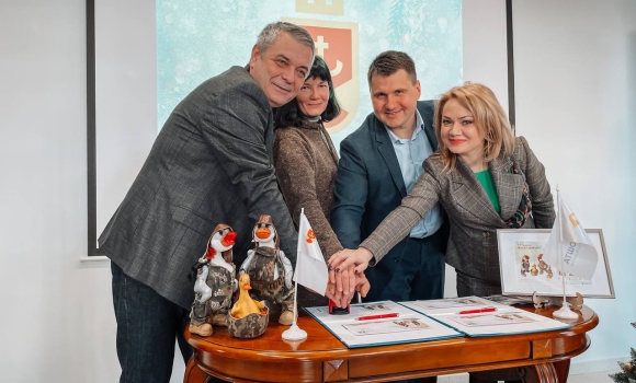 Різдвяна пошта марку серії «Бойові гусаки» погасили у Вінниці