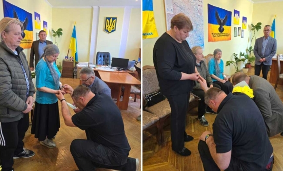 Родини двох загиблих Героїв з Вінниччини отримали «Комбатантські хрести» своїх рідних