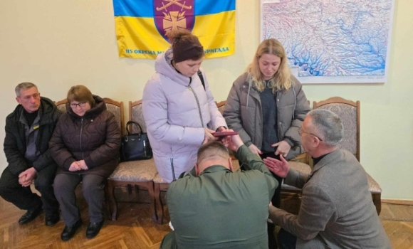 Родини двох загиблих захисників з Тульчинського району отримали нагороди воїнів
