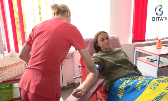  Родини зниклих безвісти захисників здали у Вінниці кров для поранених військових
