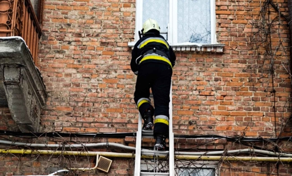 Рятувальним довелось двічі екстрено відкривати двері у помешканнях вінничан