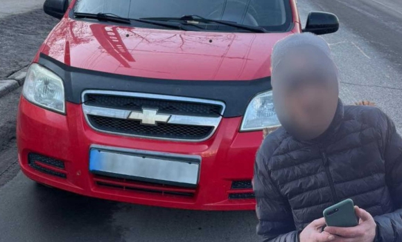 Серед білого дня у Вінниці зупинили водія з ознаками наркотичного спʼяніння