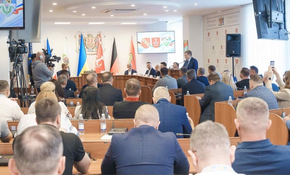 Сесія Вінницької міськради кошти для Сил оборони, турбота про Захисників, підтримка Балаклії