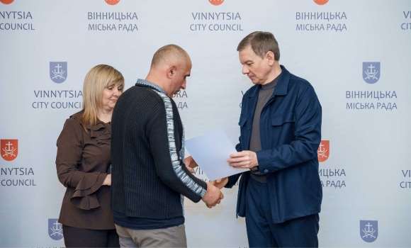 Щодня підтримують оборонців у Вінниці відзначили волонтерів громади