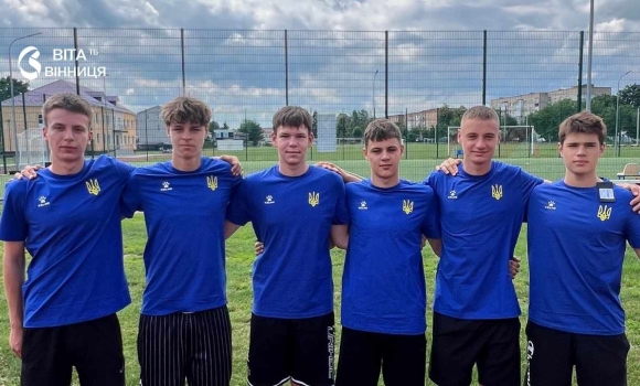 Шестеро хокеїстів з Калинівки представлять Україну на чемпіонаті Європи U-16 в Туреччині