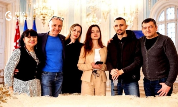 Вірші про любов до України й незламність духу: вінничан кличуть на поетичну зустріч у Ратуші