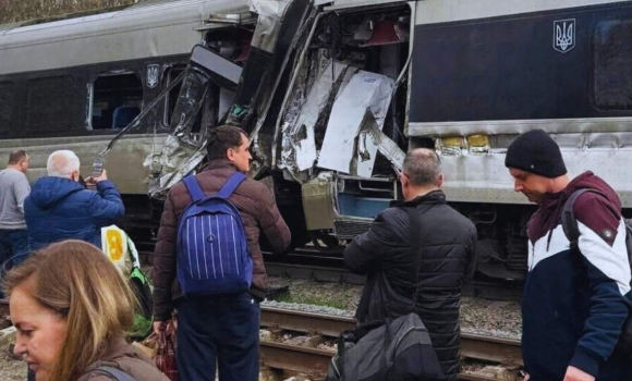 Шість пошкоджених вагонів та запізнення на години наслідки резонансної залізничної аварії на станції Браїлів