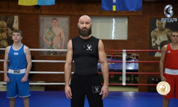 Школа боксу тренування з чемпіоном, професійним боксером Романом Головащенком