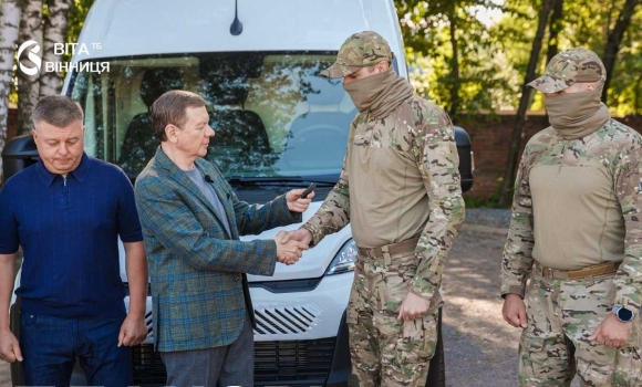 Шоста передача для спецпідрозділу Вінниця підсилила бійців новим авто Шоста передача для спецпідрозділу Вінниця підсилила бійців новим авто