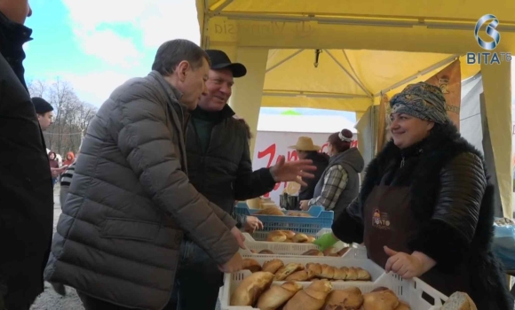 Сільськогосподарський ярмарок у Вінниці: якісна продукція, крафтові вироби та допомога військовим
