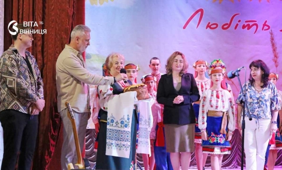 Сім жмеринських колективів підтвердили звання «народний» і «зразковий» на благодійному концерті Сім жмеринських колективів підтвердили звання «народний» і «зразковий» на благодійному концерті